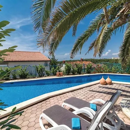 Astella 4 With Balcony And Pool Apartment Pjescana Uvala
