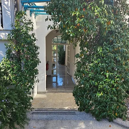 Astella 4 With Balcony And Pool Daire *