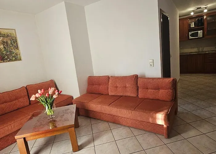 Astella 4 With Balcony And Pool Apartmán